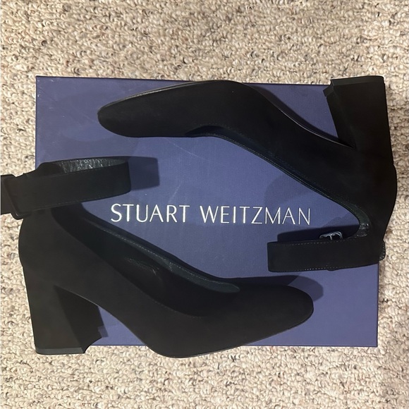 Stuart Wheitzman Clara Pump - Picture 5 of 8